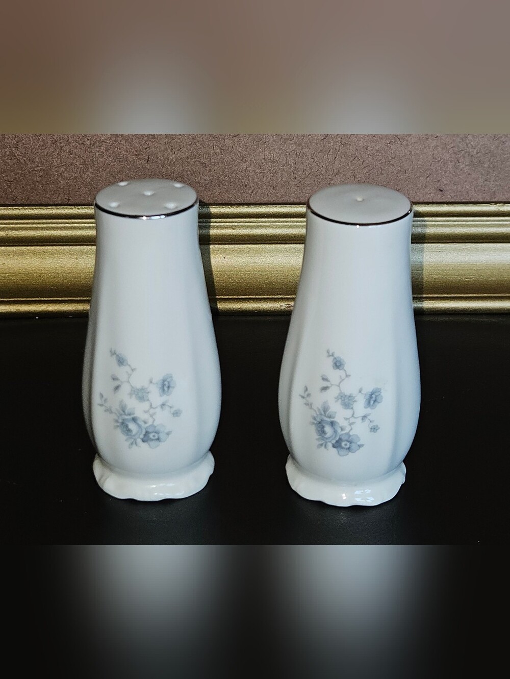 Johann Haviland Bavaria Blue Garland Salt & Pepper Shaker Set